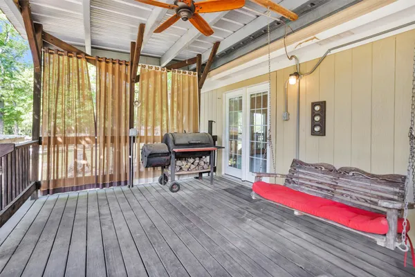 $296,000 | 13713 Sarah Cir Drive, Willis, TX 77378