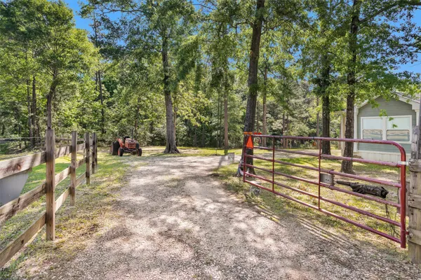 $296,000 | 13713 Sarah Cir Drive, Willis, TX 77378