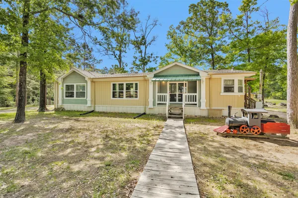 $296,000 | 13713 Sarah Cir Drive, Willis, TX 77378