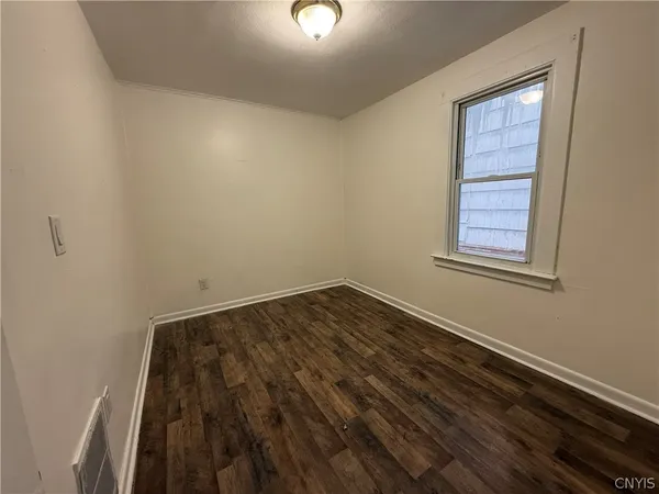 $1,700 | 108 Spring Street, Syracuse, NY 13208