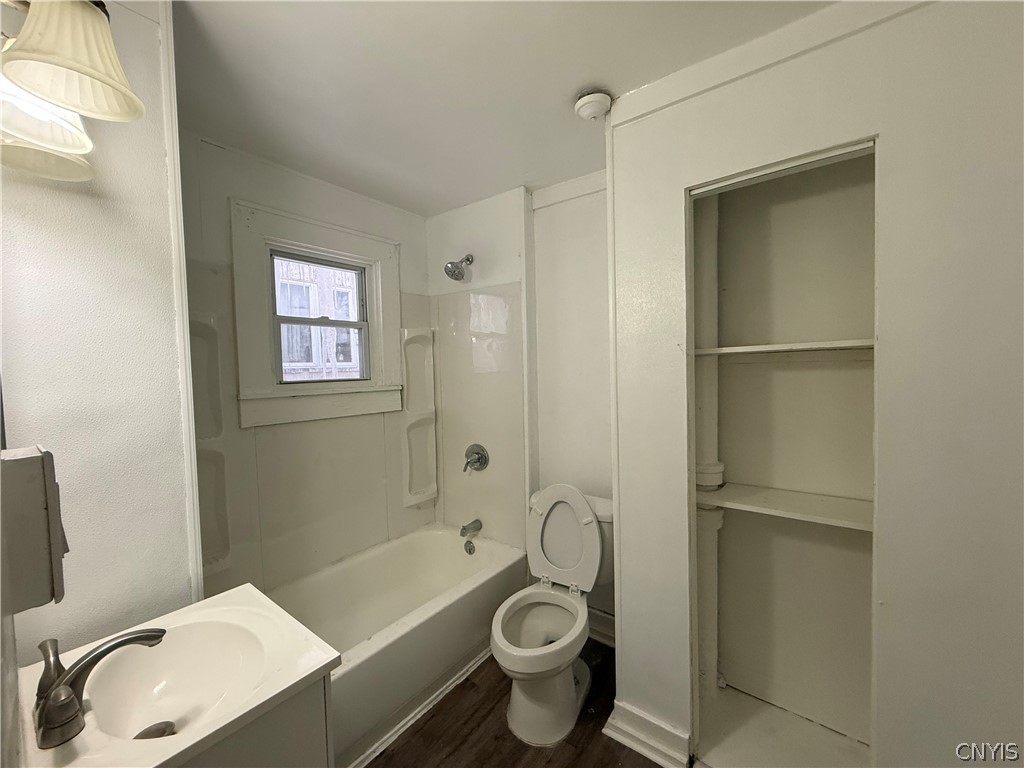 108 Spring Street Syracuse, NY 13208 - Photo 7 of 12