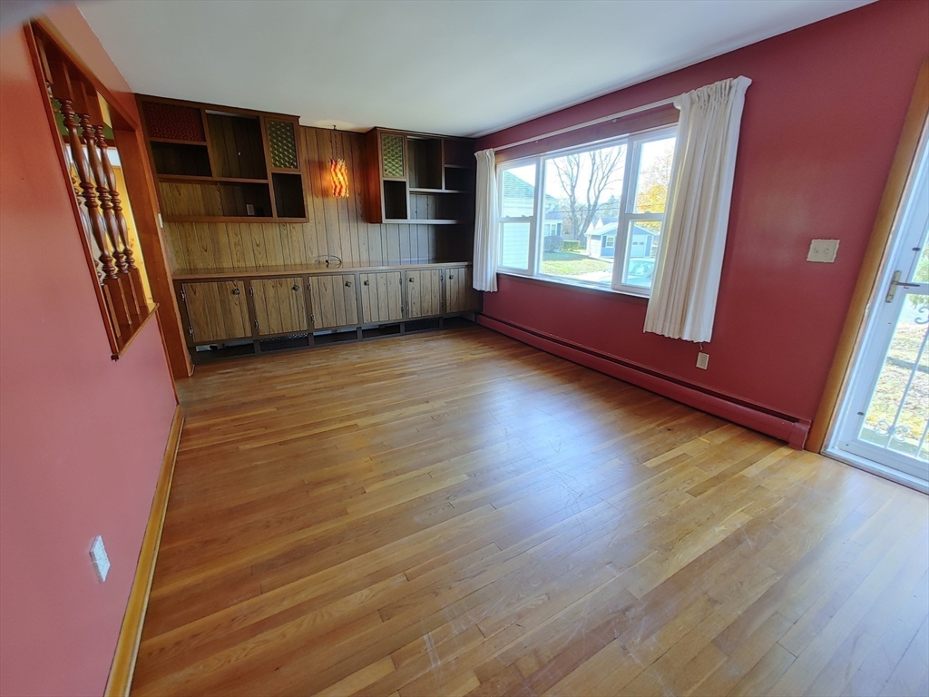 38 Greenwood Road Somerset, MA 02726 - Photo 8 of 40 Gallery Image 8