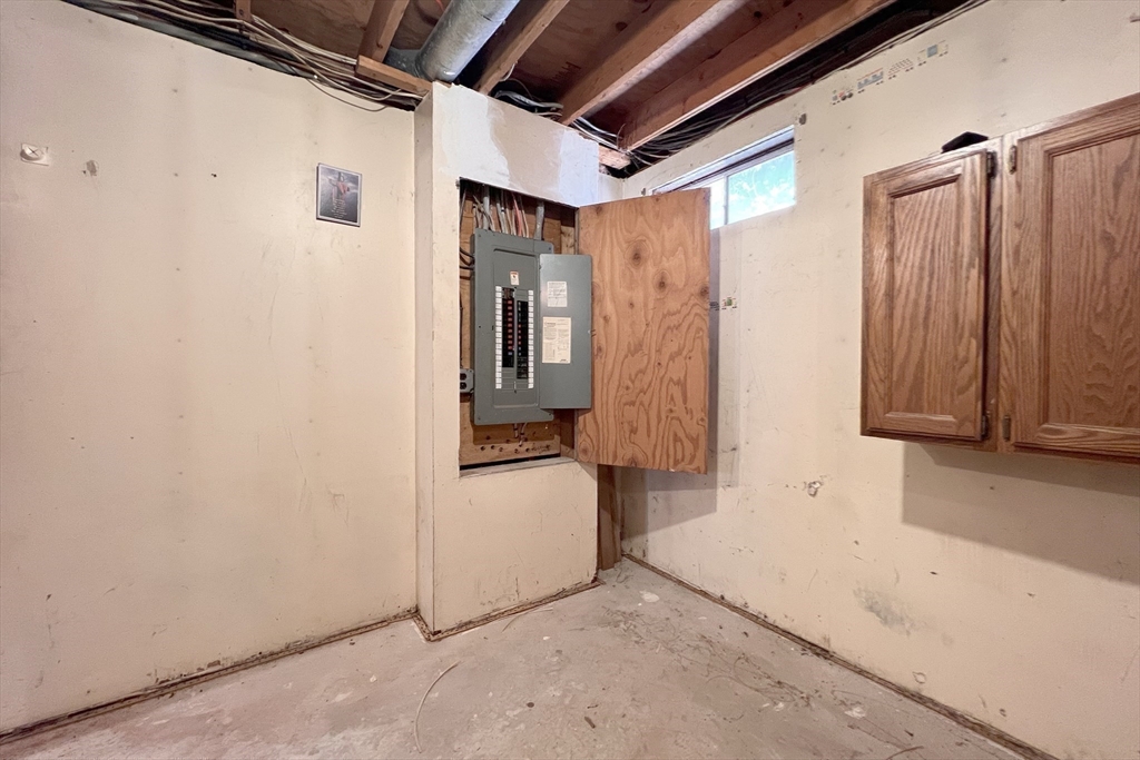 31 Crawford Circle Springfield, MA 01108 - Photo 29 of 41