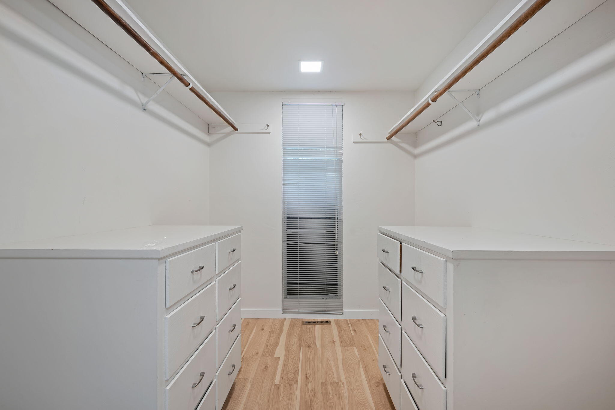 5 Fellowship Circle Santa Barbara, CA 93109 - Photo 14 of 32 a view of walk in closet