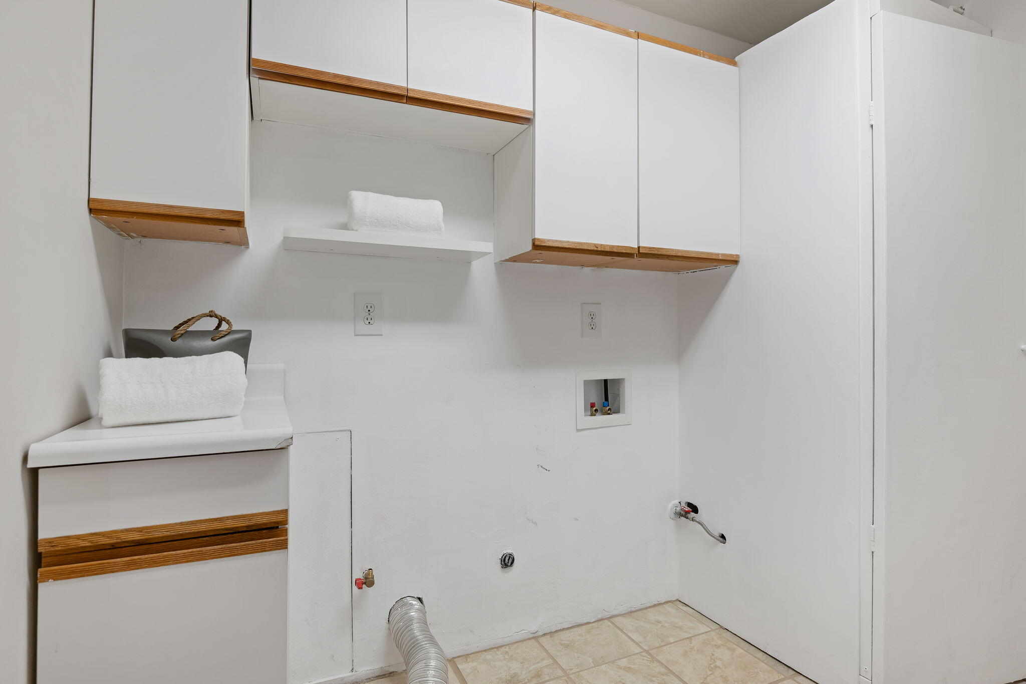 5 Fellowship Circle Santa Barbara, CA 93109 - Photo 22 of 32 a view of an entryway with hallway