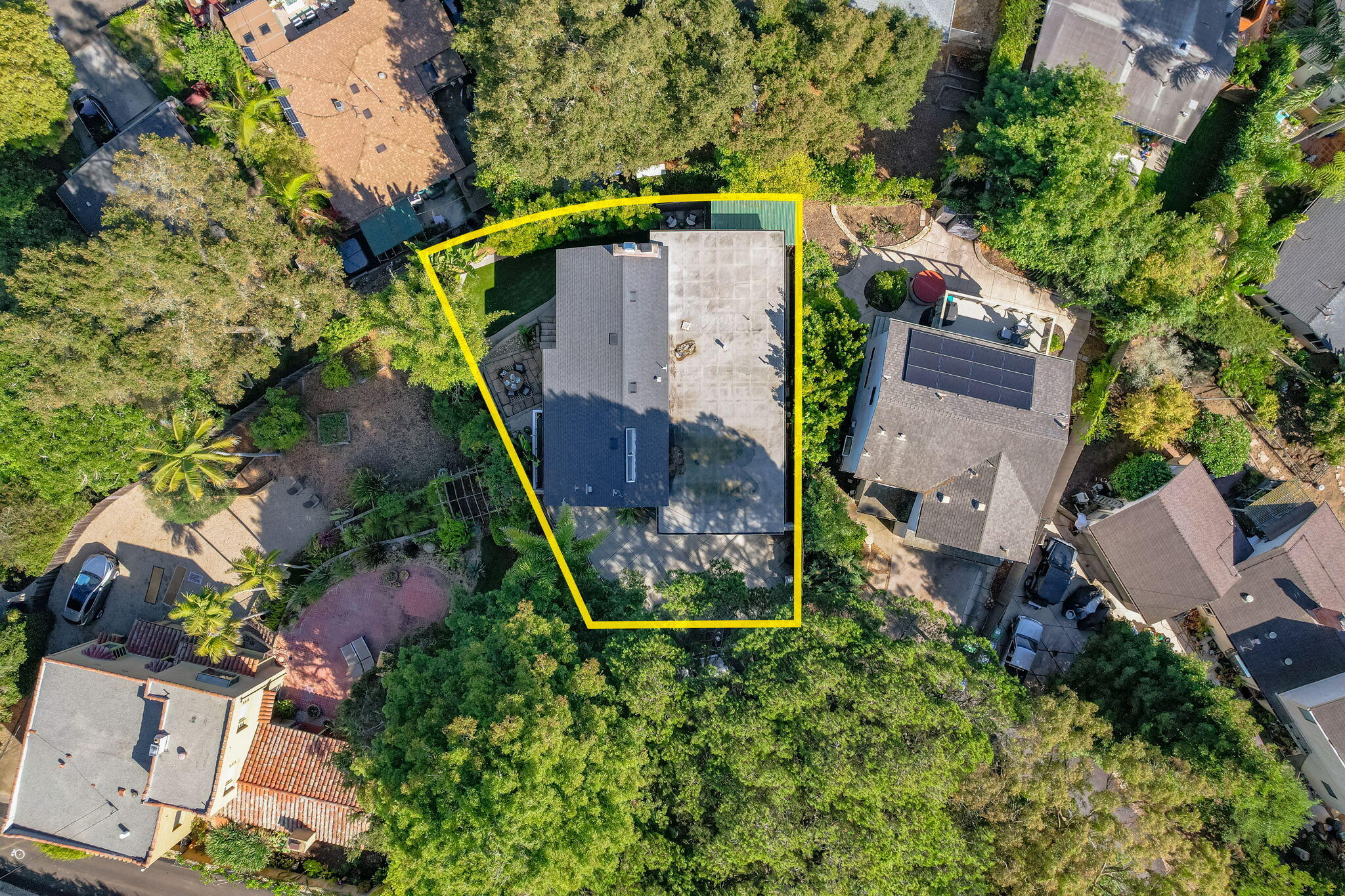 5 Fellowship Circle Santa Barbara, CA 93109 - Photo 30 of 32 an aerial view of a house with a yard