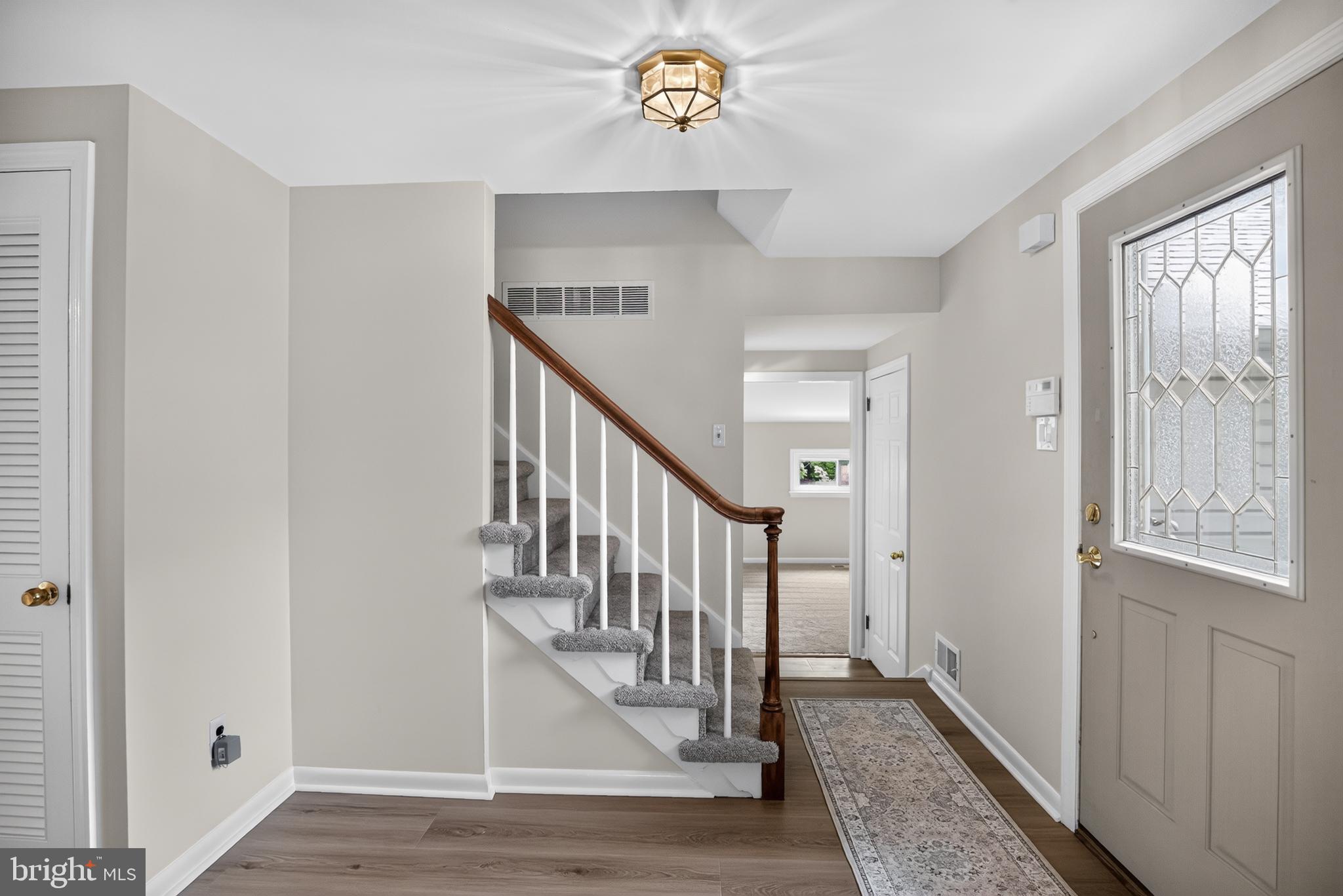 549 Covered Bridge Road Cherry Hill, NJ 08034 - Photo 3 of 45