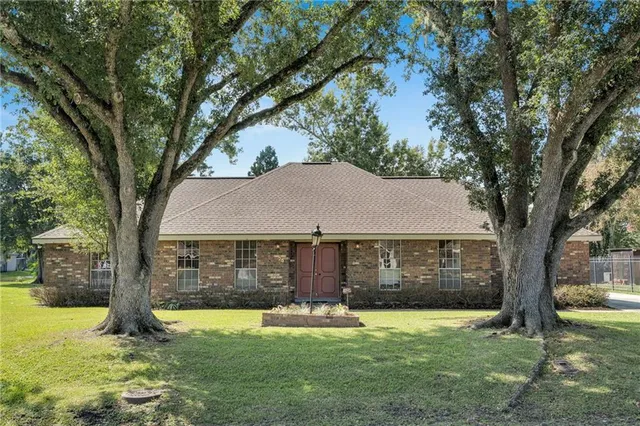 $315,000 | 25 Patricia Court, Luling, LA 70070