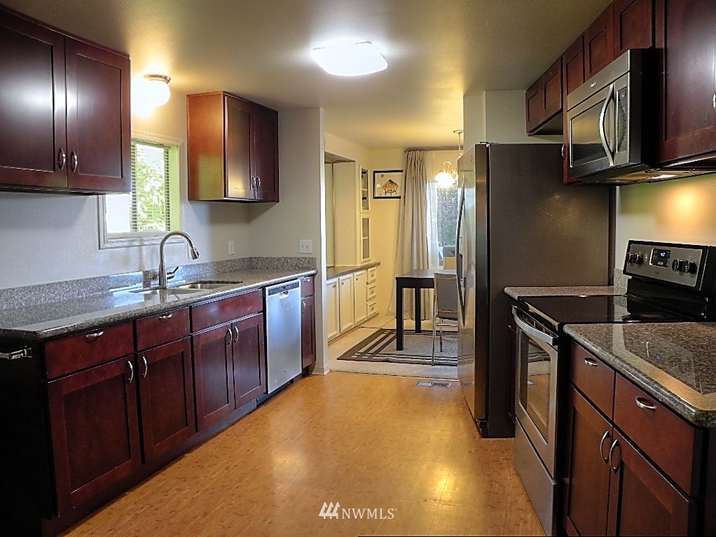 70 East Rustle Way Grapeview, WA 98546 - Photo 10 of 22