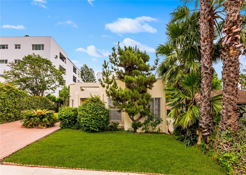 1646 North Curson Ave  