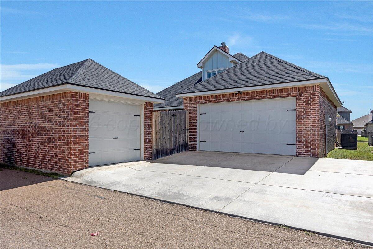 6300 Foley Square Street Amarillo, TX 79119 - Photo 21 of 39 Garages and Parking