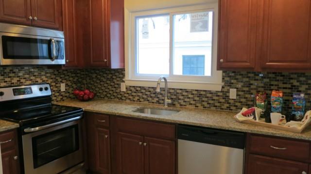 634 Huntington Road Bridgeport, CT 06610 - Photo 1 of 1 Gallery Image 1