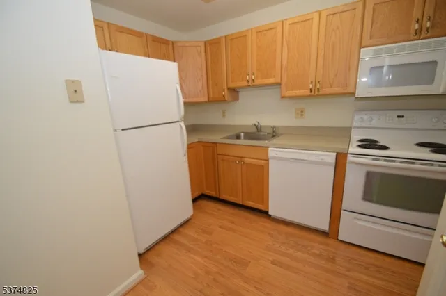 $1,875 | 21 Jenny Lind Street, Unit 20, Netcong, NJ 07857