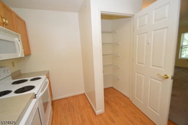 $1,875 | 21 Jenny Lind Street, Unit 20, Netcong, NJ 07857