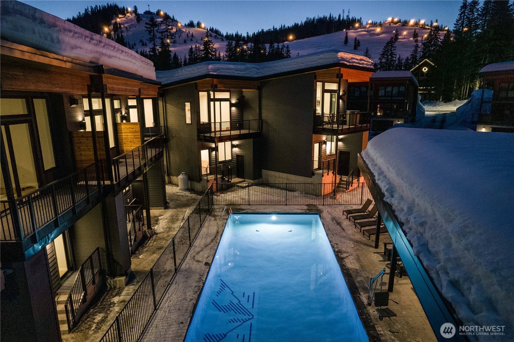200 Pass Life Way, Unit 1 Snoqualmie Pass, WA 98068 - Photo 18 of 27 a view of entryway with a chandelier