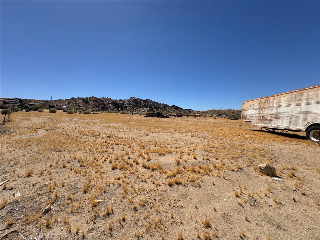 469 211250000th Oro Grande, CA 92368 - Photo 11 of 15 a view of ocean and a mountain
