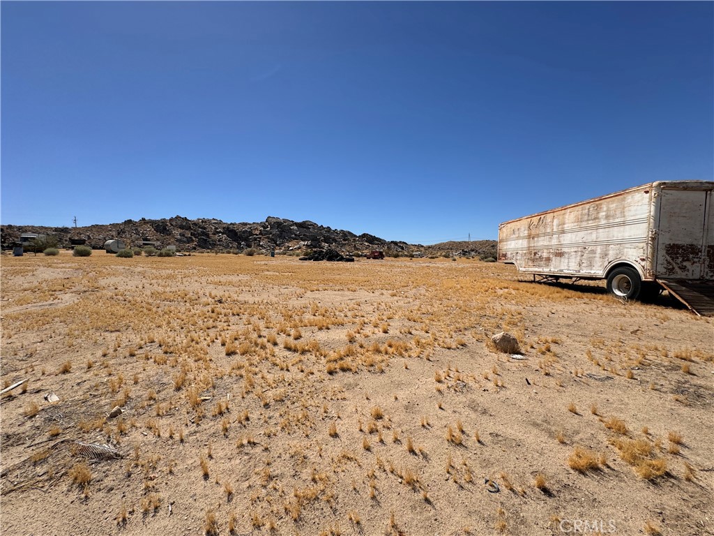 469 211250000th Oro Grande, CA 92368 - Photo 4 of 15 a view of yard with ocean view