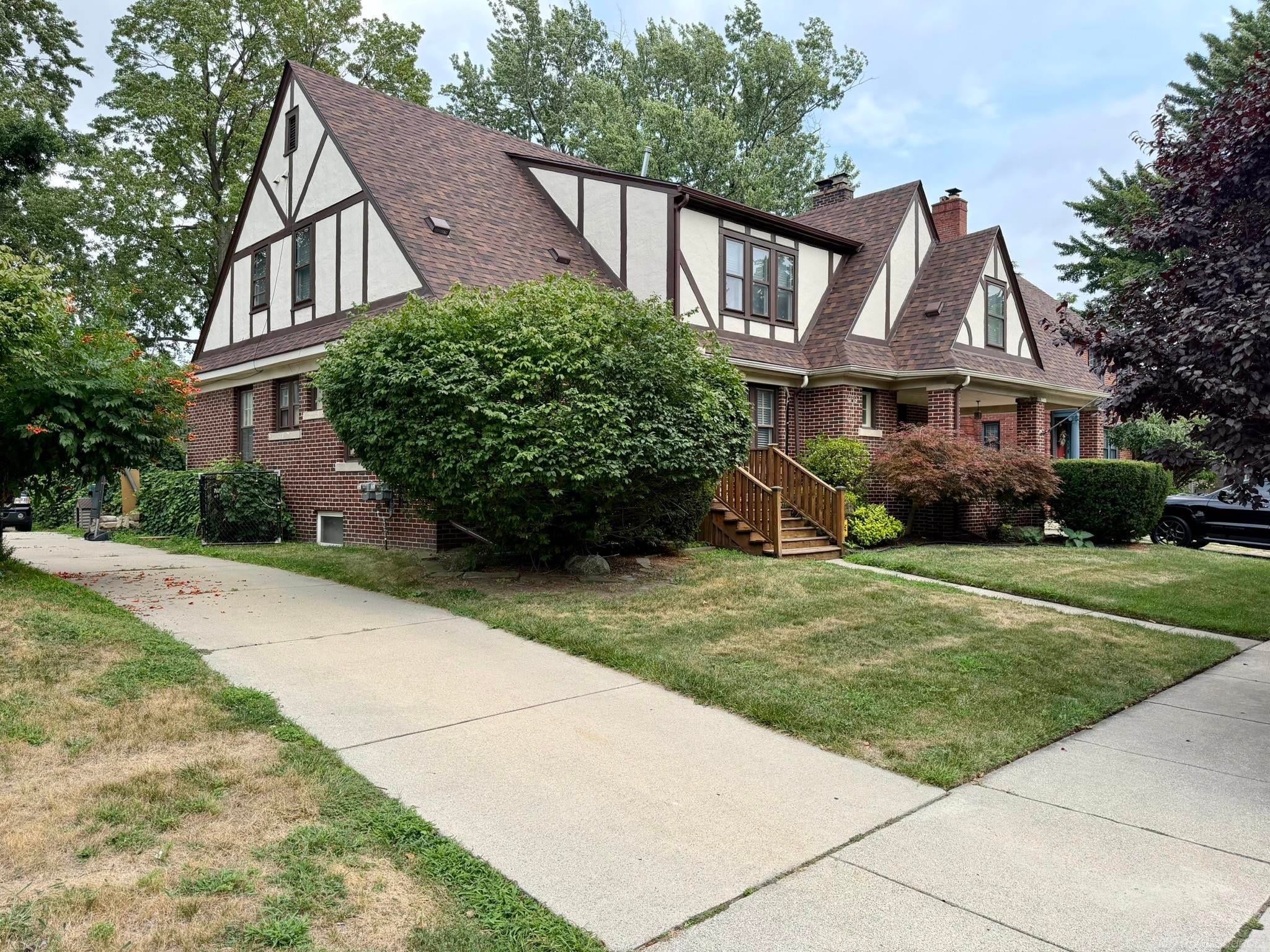 1622 Crooks Road, Unit 1622 Royal Oak, MI 48067 - Photo 2 of 30 Gallery Image 2