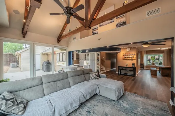 $525,000 | 1227 Farnham Court East, Irving, TX 75062