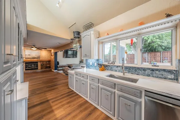 $525,000 | 1227 Farnham Court East, Irving, TX 75062