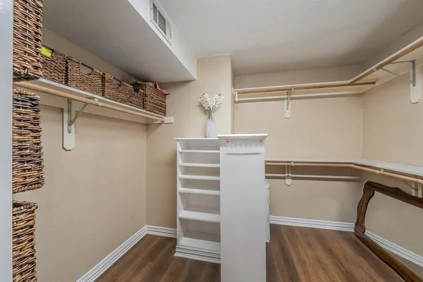 $525,000 | 1227 Farnham Court East, Irving, TX 75062