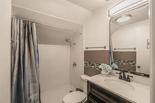 $525,000 | 1227 Farnham Court East, Irving, TX 75062