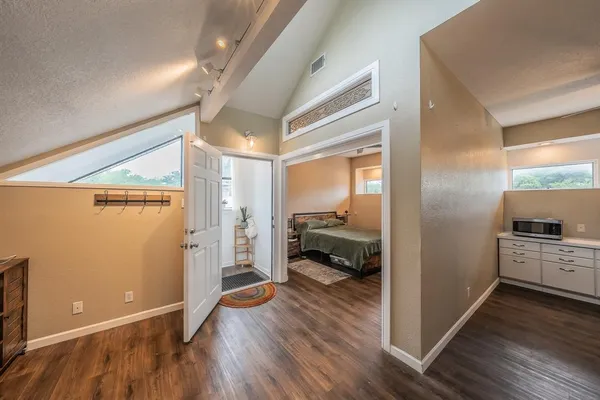 $525,000 | 1227 Farnham Court East, Irving, TX 75062