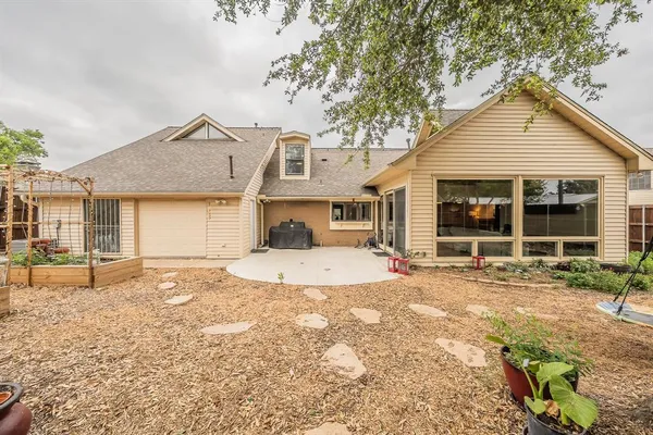 $525,000 | 1227 Farnham Court East, Irving, TX 75062