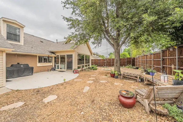 $525,000 | 1227 Farnham Court East, Irving, TX 75062