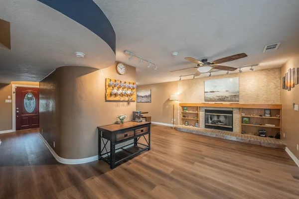 $525,000 | 1227 Farnham Court East, Irving, TX 75062