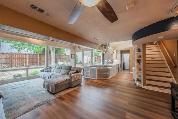 $525,000 | 1227 Farnham Court East, Irving, TX 75062