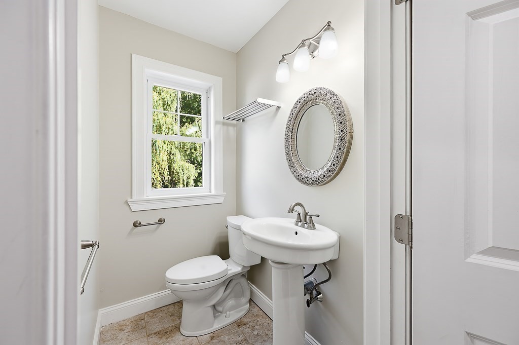 98 R Walnut Street Shrewsbury, MA 01545 - Photo 16 of 42