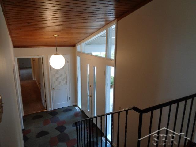 420 Stoneham Road Saginaw, MI 48638 - Photo 3 of 21 Foyer