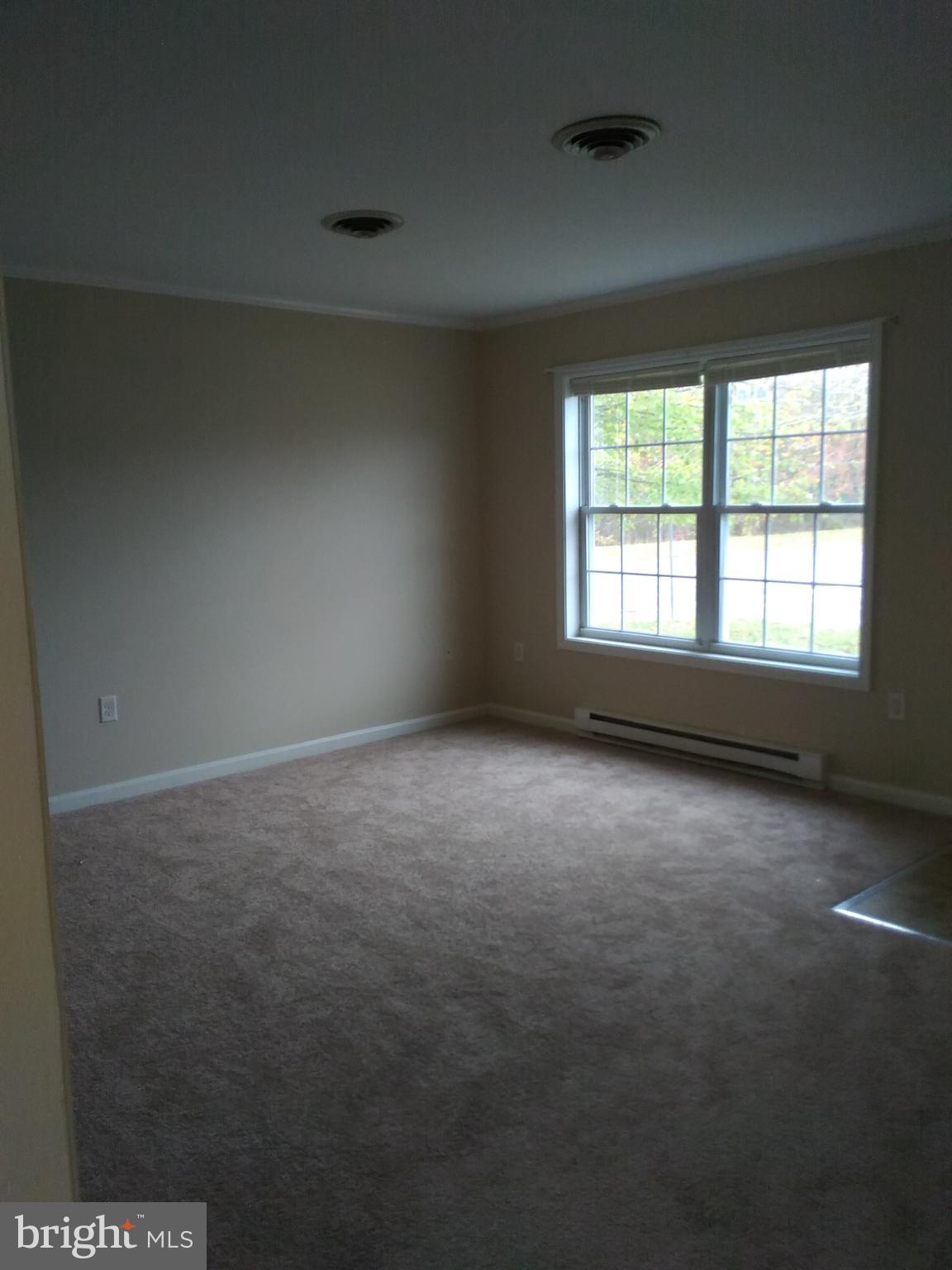 2 9th Street Ridgely, MD 21660 - Photo 11 of 33 Living room