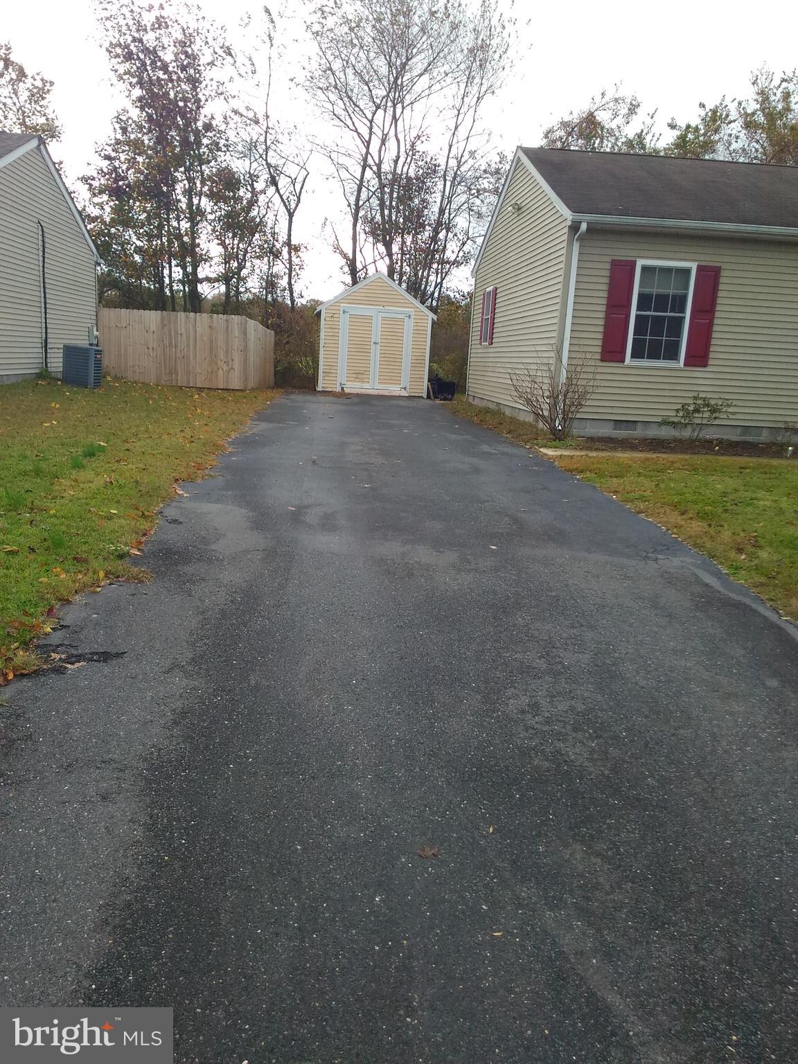 2 9th Street Ridgely, MD 21660 - Photo 3 of 33 Paved driveway