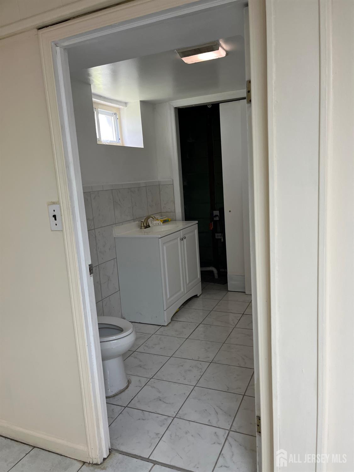 10 Travers Avenue Edison, NJ 08817 - Photo 9 of 10
