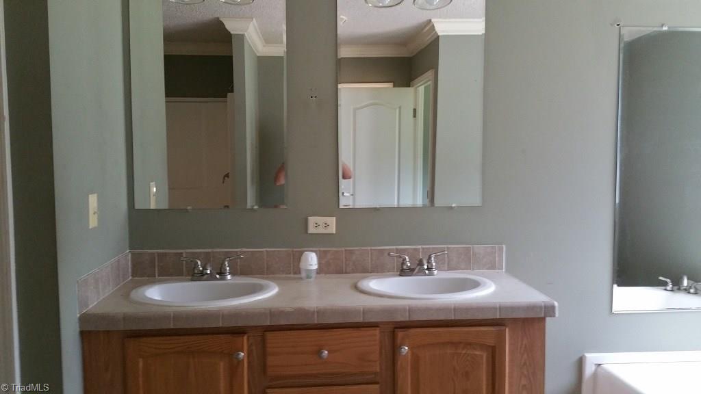 440 Simmons Road Robbins, NC 27325 - Photo 12 of 13 Gallery Image 12