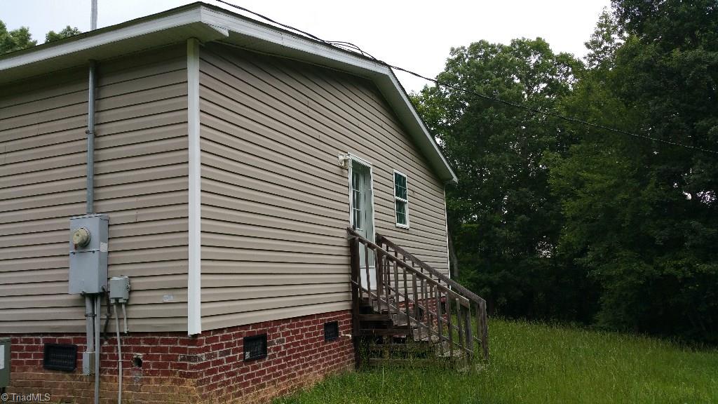 440 Simmons Road Robbins, NC 27325 - Photo 4 of 13 Gallery Image 4