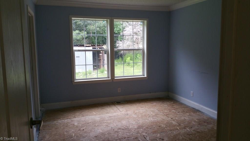440 Simmons Road Robbins, NC 27325 - Photo 6 of 13 Gallery Image 6