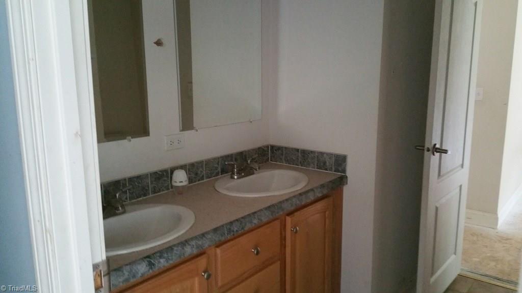 440 Simmons Road Robbins, NC 27325 - Photo 7 of 13 Gallery Image 7