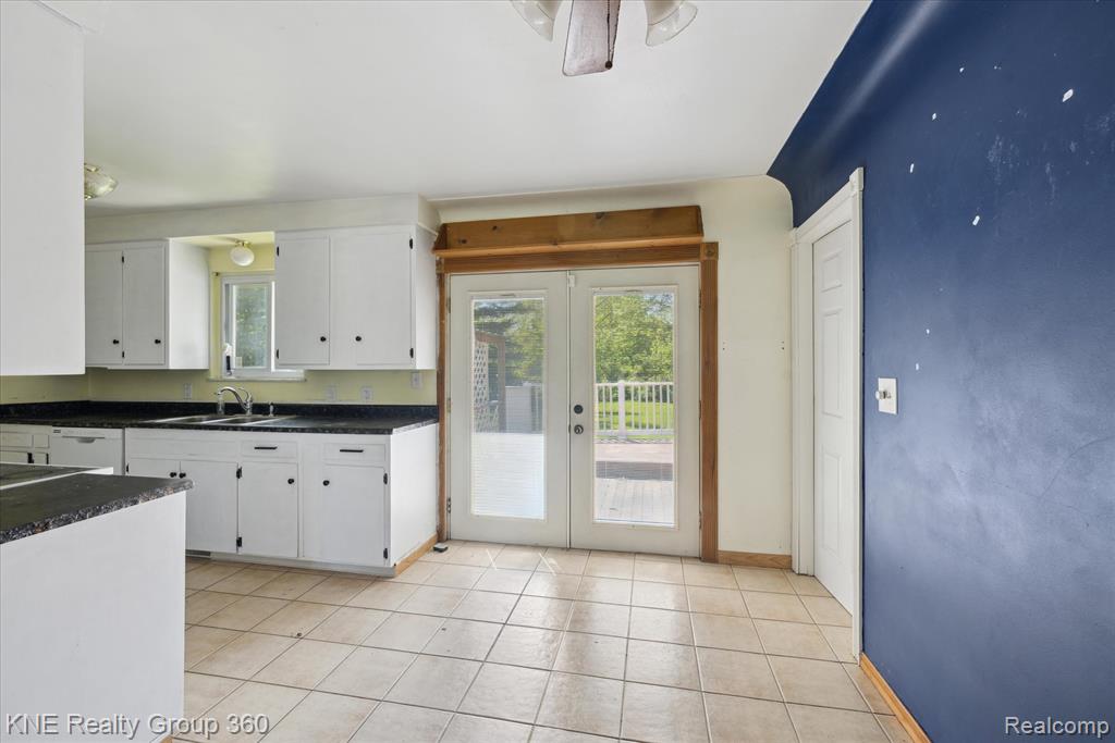 5455 Oak Grove Road Howell, MI 48855 - Photo 9 of 36