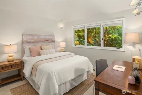 $3,850,000 | 4889 Forest Avenue Southeast, Mercer Island, WA 98040