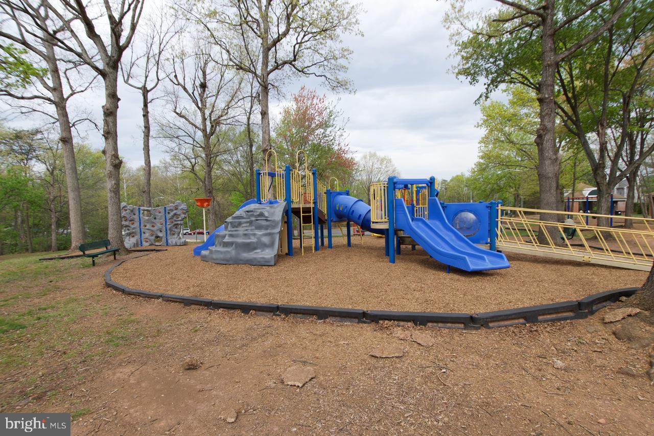 8450 Stonewall Road Manassas, VA 20110 - Photo 47 of 48 a view of outdoor space