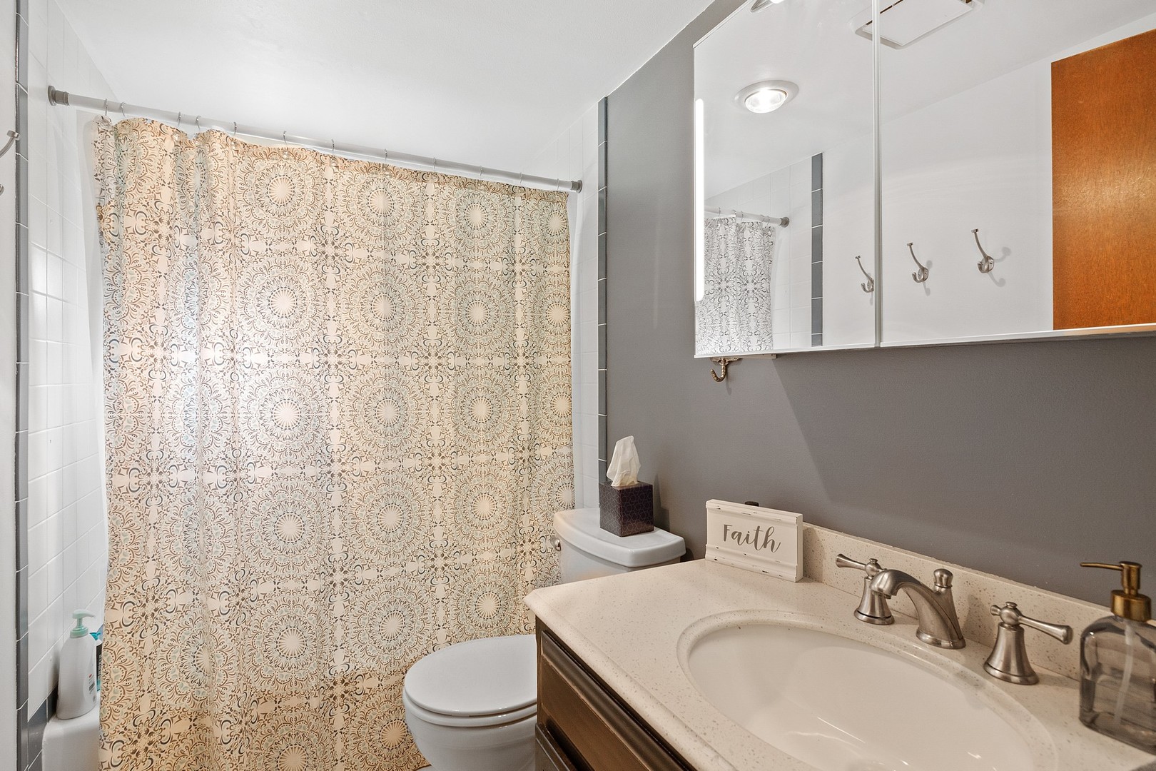 3390 North Jugtown Road Morris, IL 60450 - Photo 23 of 34 a bathroom with a sink toilet and shower