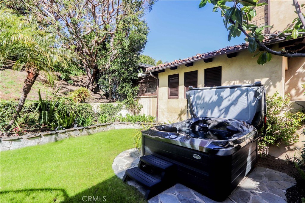 5 Cambridge Manhattan Beach, CA 90266 - Photo 55 of 71 Top of the line jacuzzi/spa!
