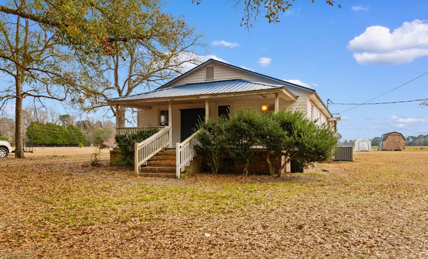 420 Old McCutcheon Road Coward, SC 29530 - Photo 3 of 40
