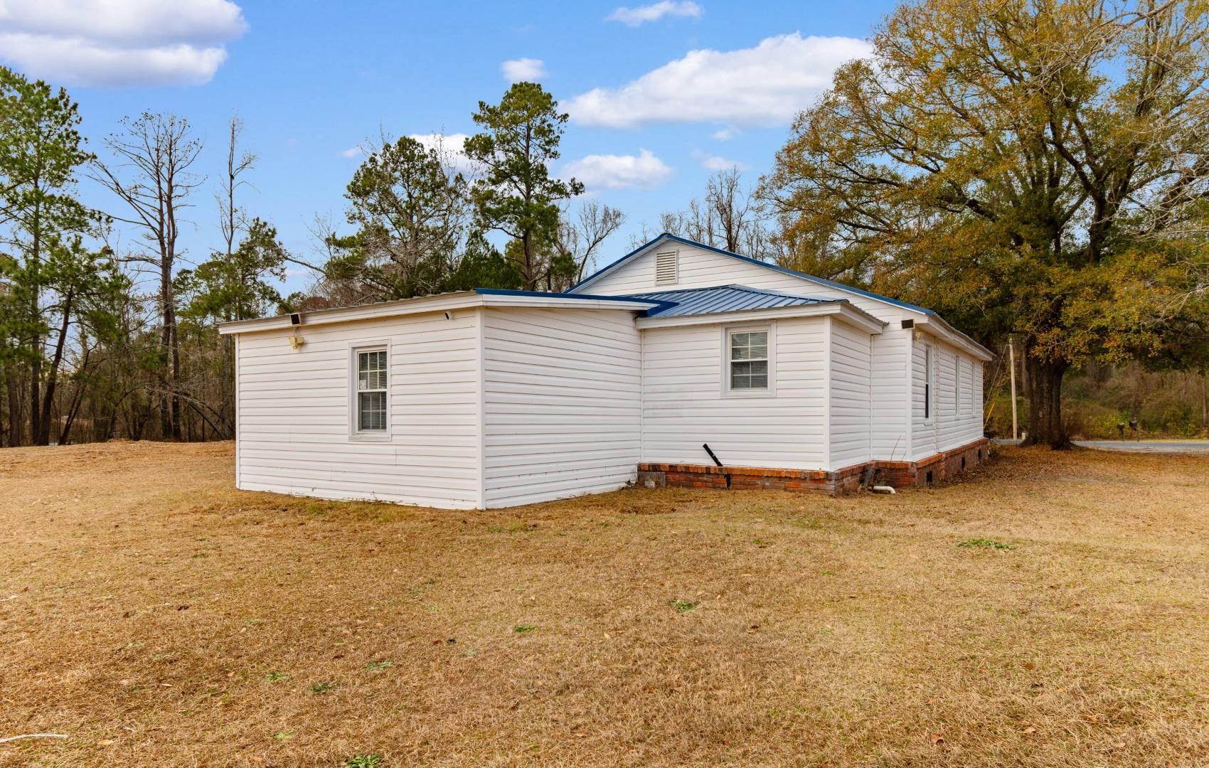 420 Old McCutcheon Road Coward, SC 29530 - Photo 32 of 40