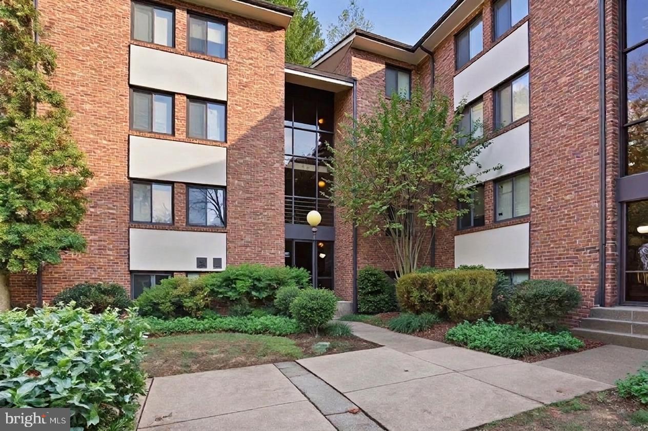 Welcome to 1552 Northgate Sq Unit #12, Reston VA