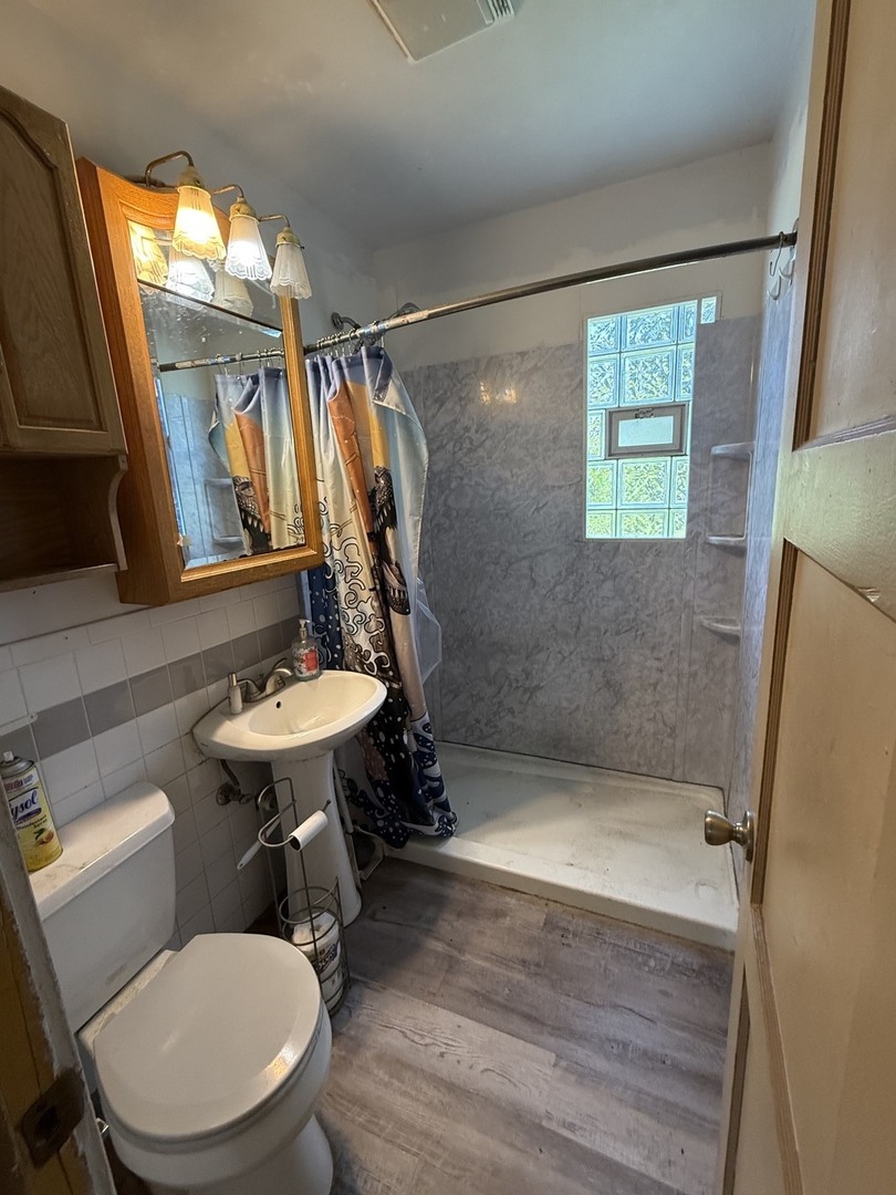 2228 Shawnee Road Waukegan, IL 60087 - Photo 19 of 22