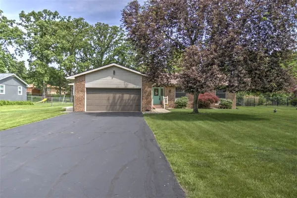 $200,000 | 20 Timber Lane, Forsyth, IL 62535